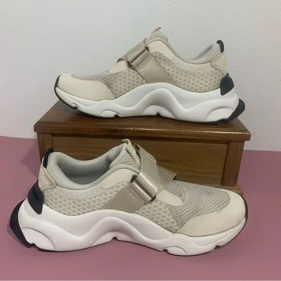 Sorel Kinetic Rnegd Strap Sneakers Breathable Mesh Fawn Sea Salt Women size 7 - Picture 3 of 10